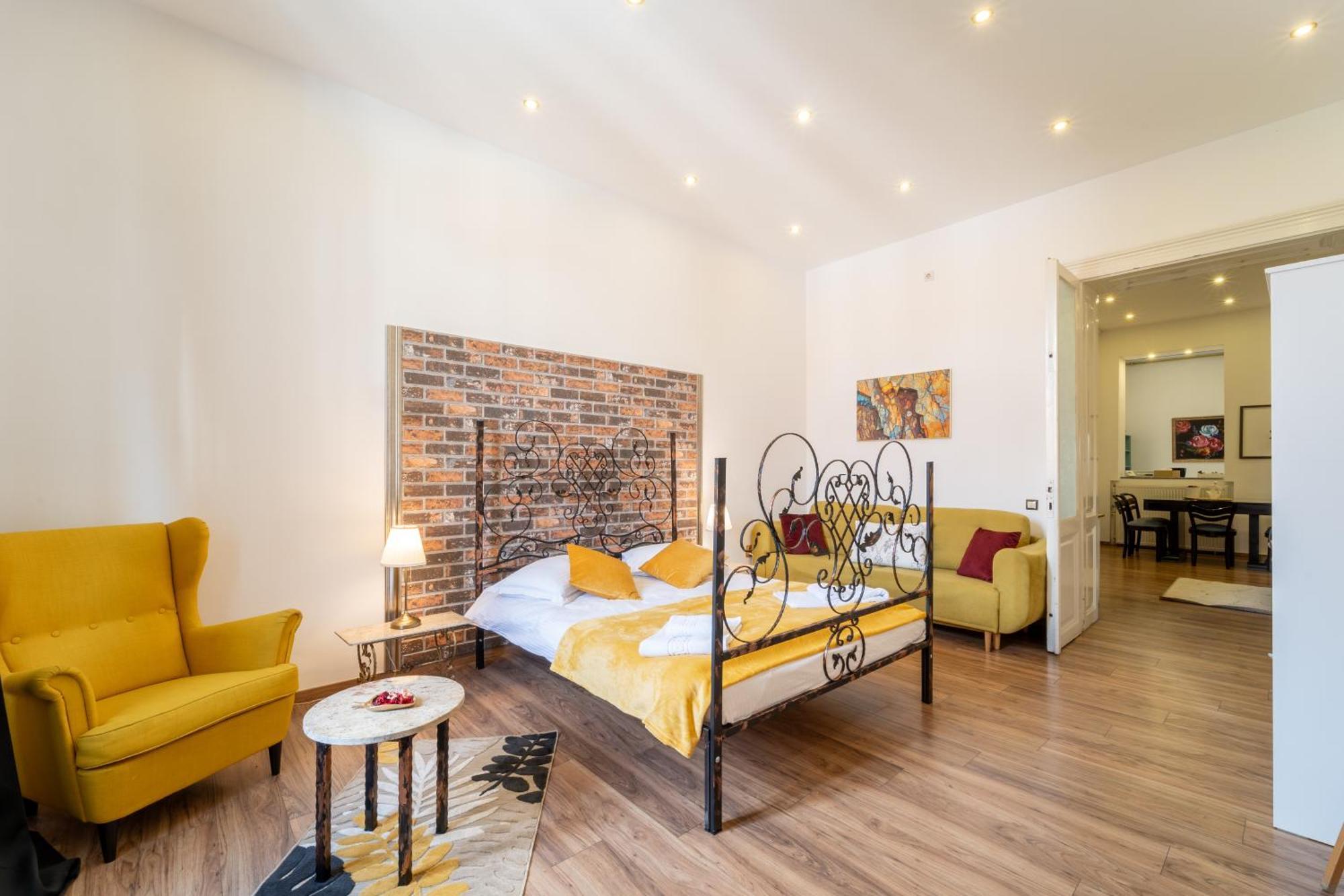 Cozy Spacious 5 Star Accommodation In The Heart Of Historic Center Cluj-Napoca Exterior foto