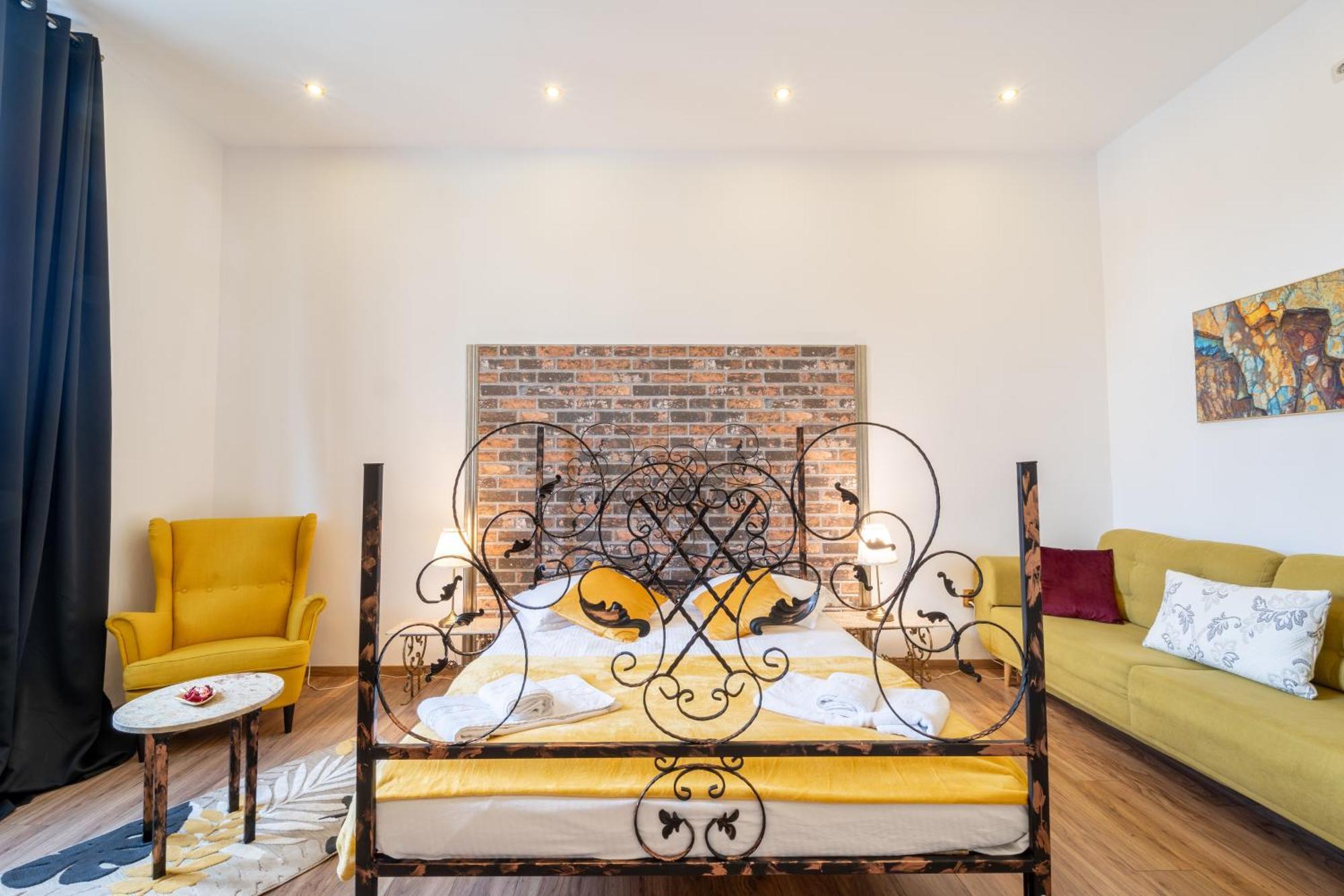 Cozy Spacious 5 Star Accommodation In The Heart Of Historic Center Cluj-Napoca Exterior foto